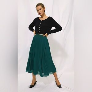 Aritzia Wilfred Twirl Skirt in Suave Green M